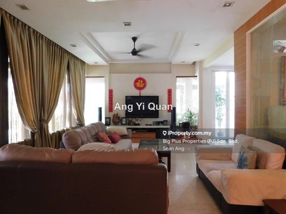 Levenue, Desa Parkcity, Desa ParkCity