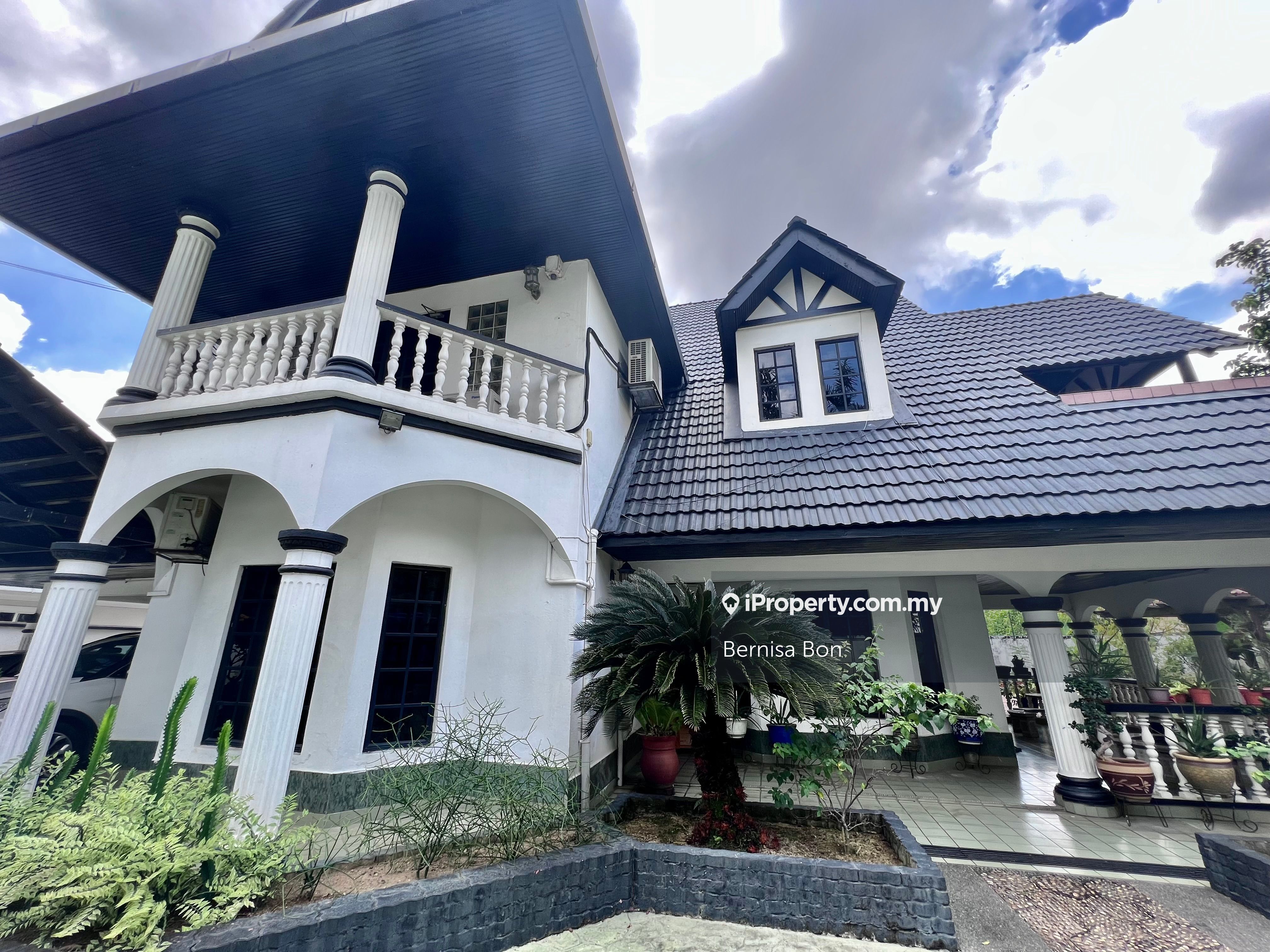 Well kept bungalow SS7 Kelana Jaya PJ, Petaling Jaya for sale