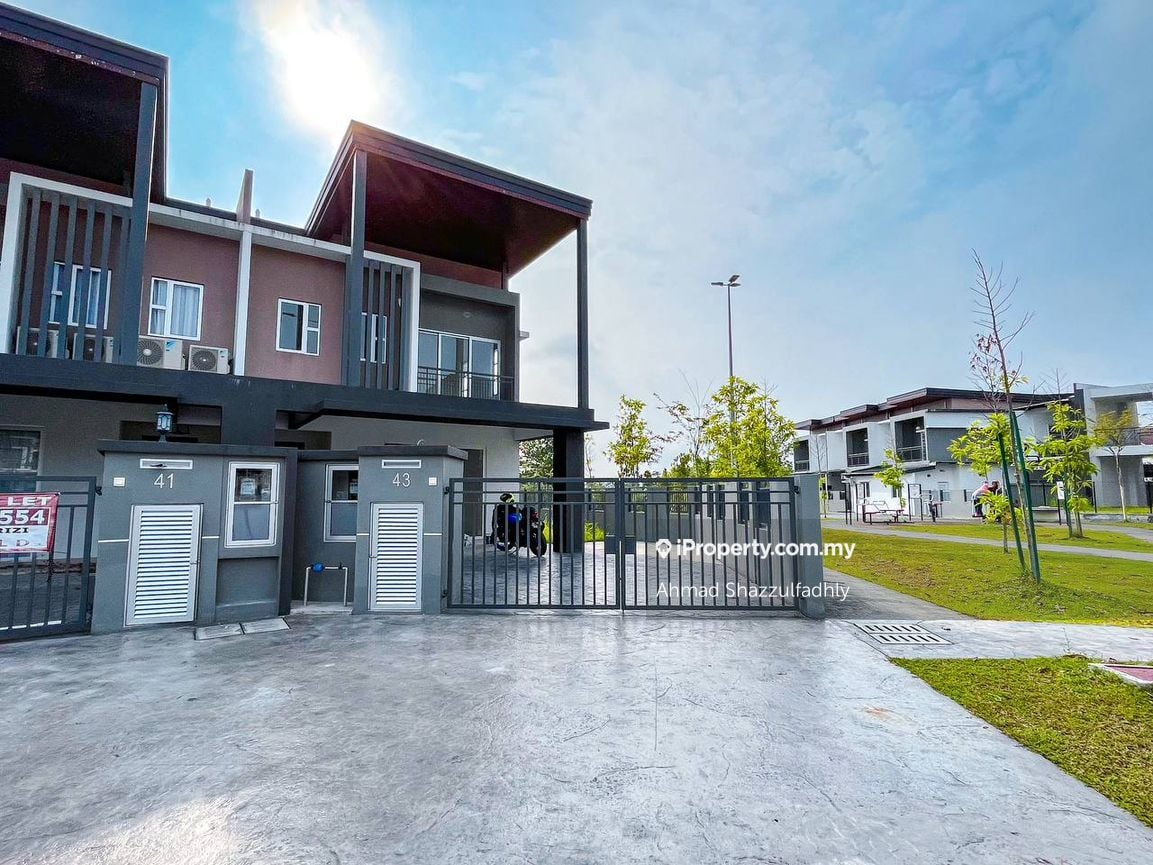 Eugenia Serene Heights, Bangi End lot 2sty Terrace/Link House 4