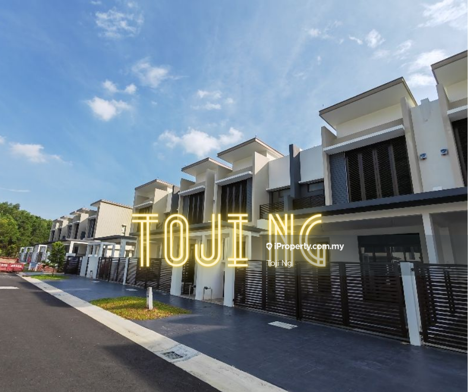 Terrace House for sale in Bandar Kinrara, Selangor, Malaysia — 2,395 sqft