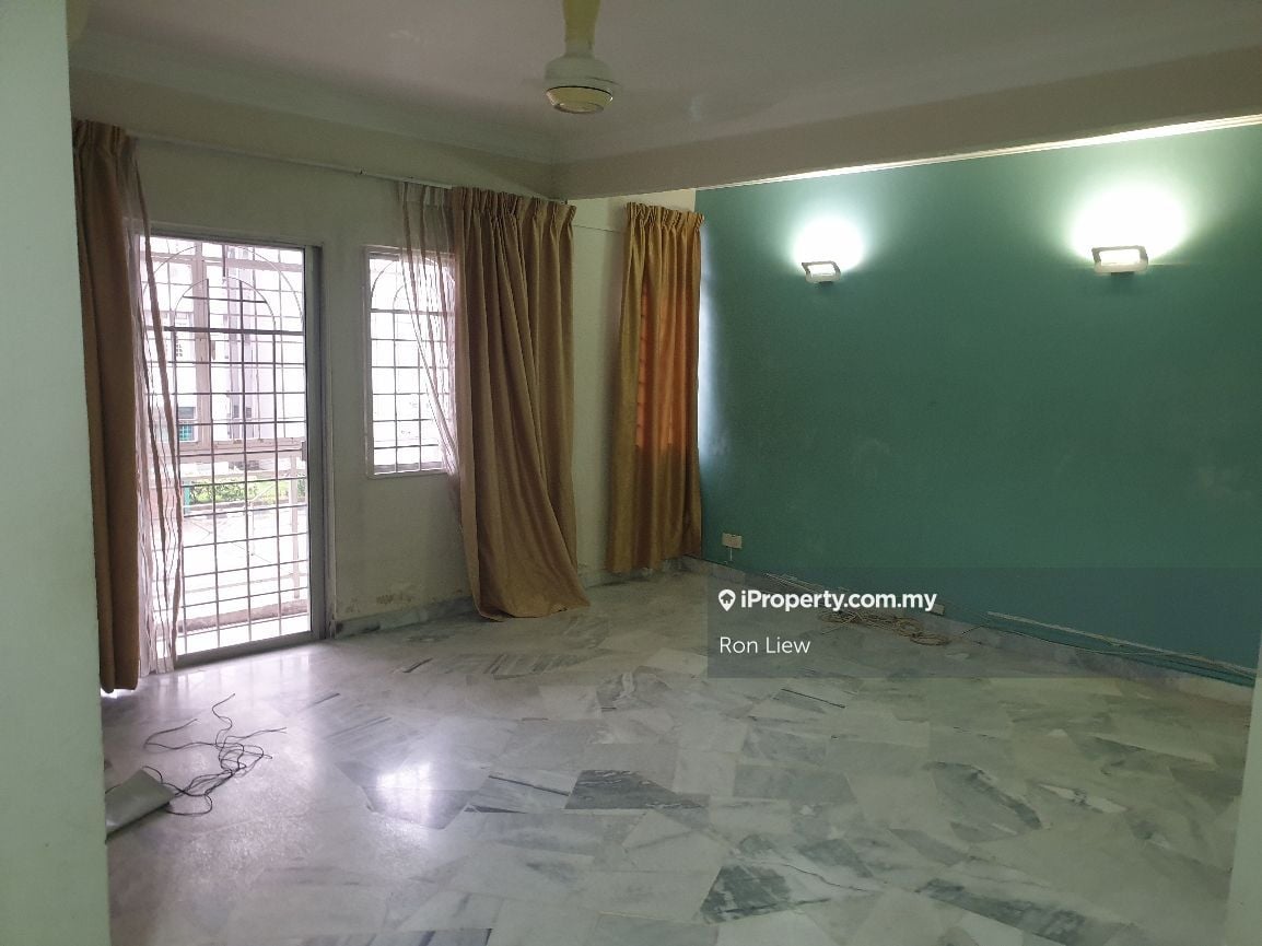 Subang Perdana Goodyear Court 6 Intermediate Apartment 3 bedrooms for