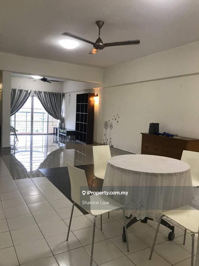 La Vista Condominiums Intermediate Condominium 4 bedrooms for sale in