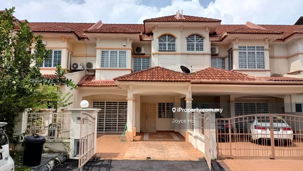 Puchong intan Very Good Condition Renovation Exp, Bandar Puteri Puchong Intermediate 2sty