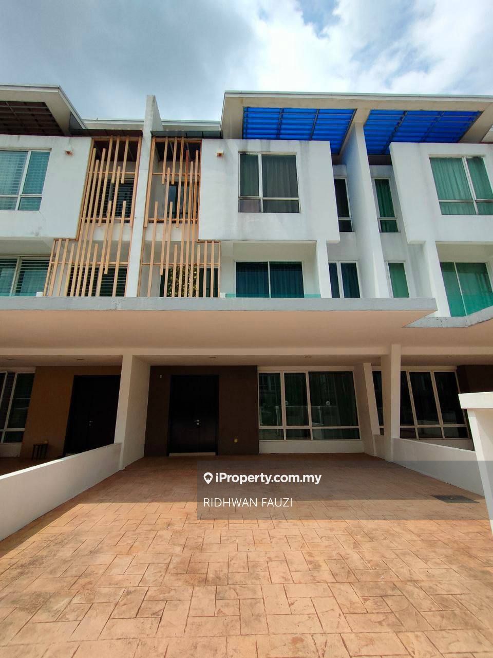 Cassia Garden Residence, Cyberjaya, Cyberjaya Intermediate 3sty Terrace/Link House 6+1 bedrooms