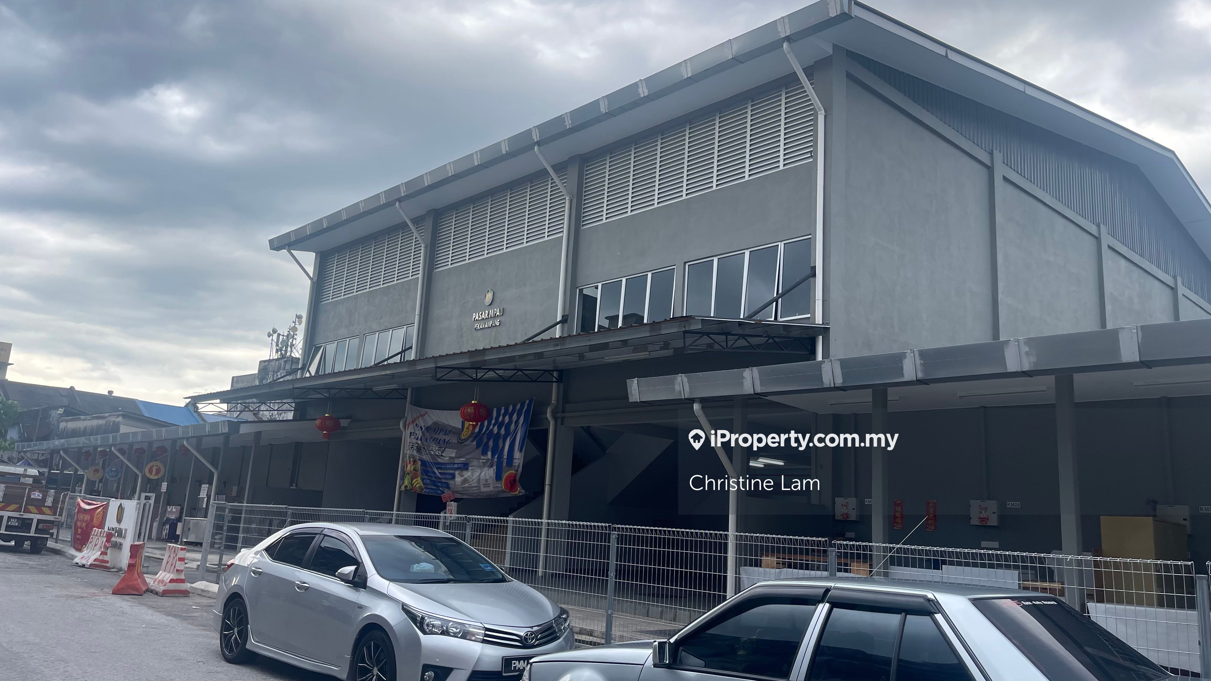 Jln pasar ampang , Jalan pasar pekan ampang , Ampang for rent RM2300