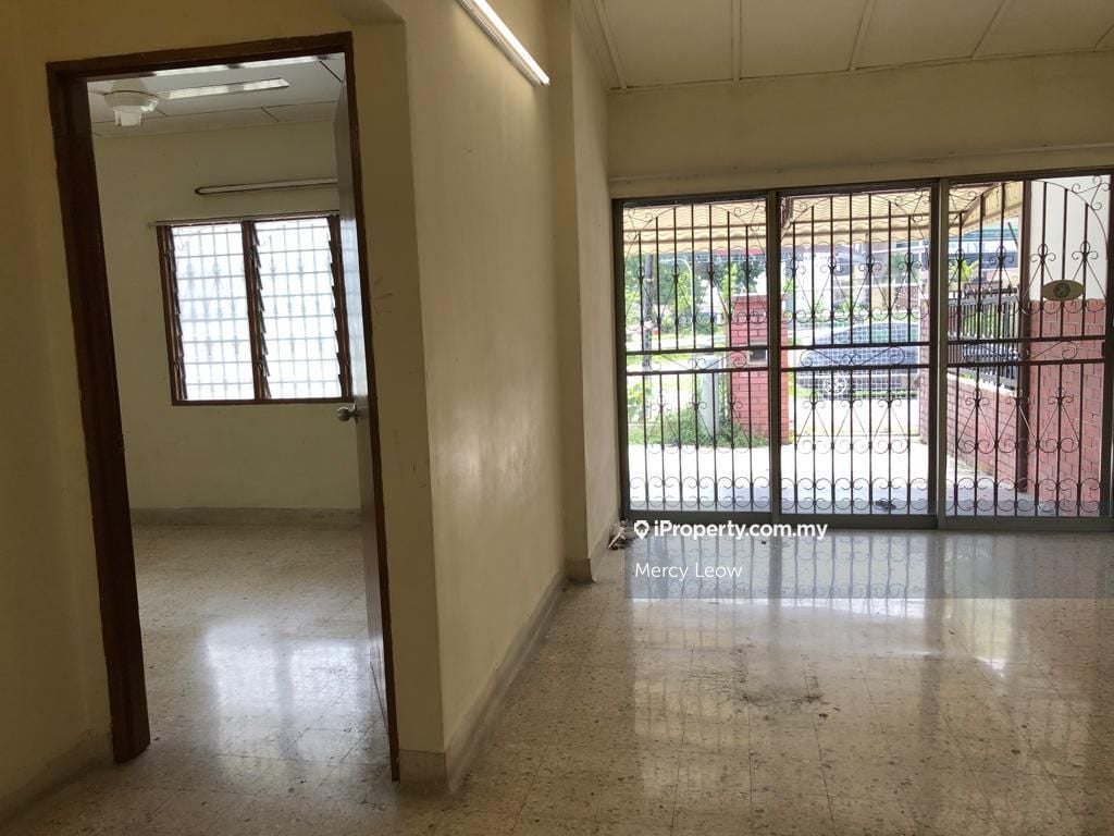 Section 8, Petaling Jaya, Petaling Jaya 1sty Terrace/Link House 5+1