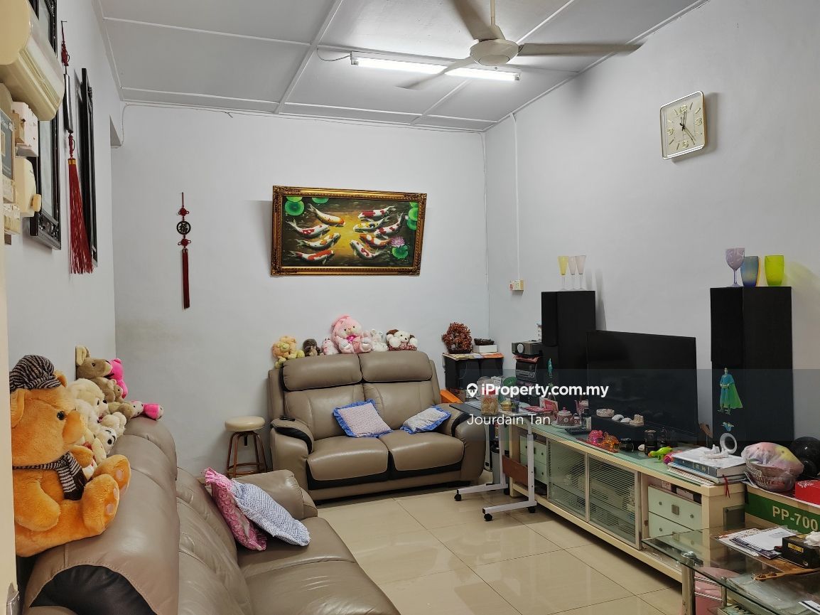 Kulai End lot 1sty Terrace/Link House 3 bedrooms for sale iProperty