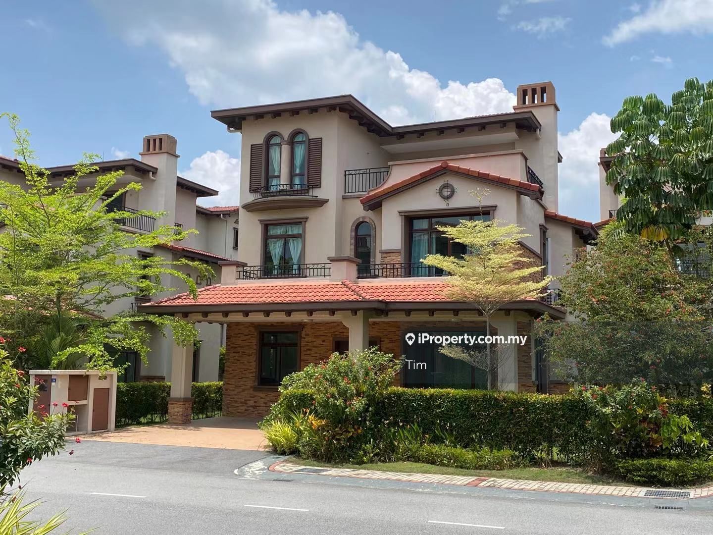 Diamond City, Semenyih Bungalow 6+1 bedrooms for rent