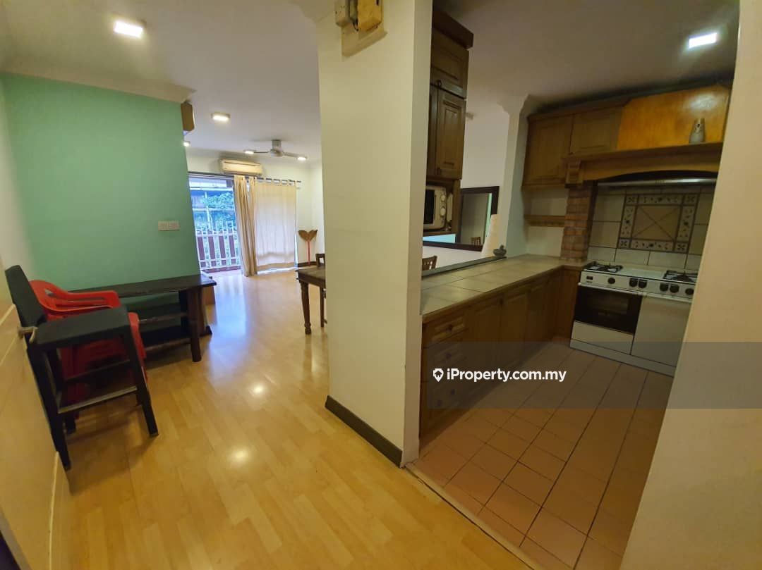 Perdana Exclusive, Damansara Perdana