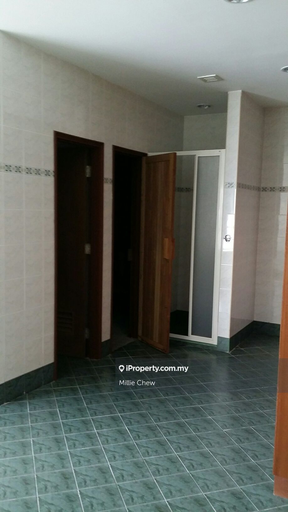 Gurney Beach Resort Condominium 4 bedrooms for rent in Gurney, Penang