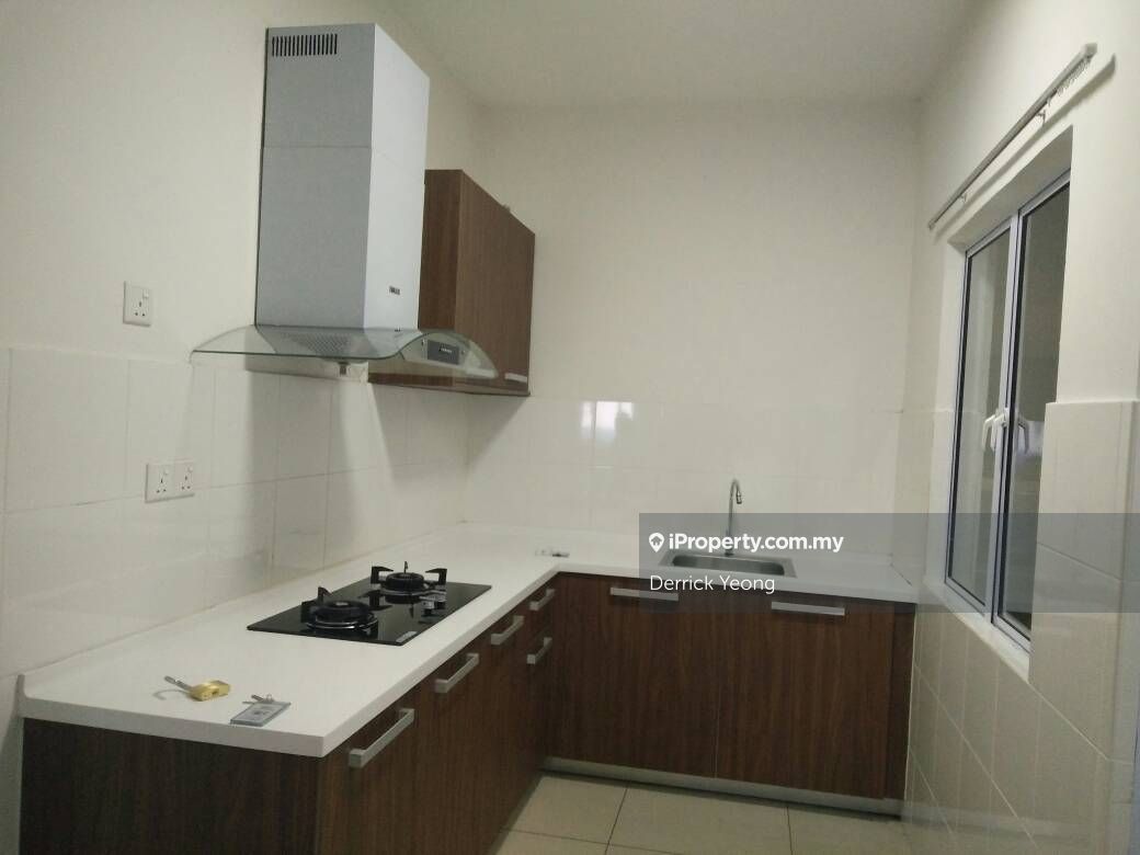 Koi prima condo for sale partly furnished taman mas puchong