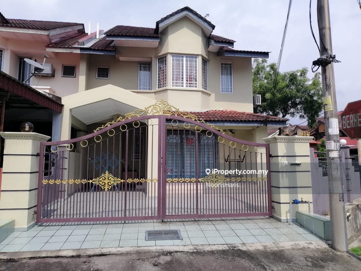 Double Storey Terrace Taman Semarak Batang Kali, Batang Kali