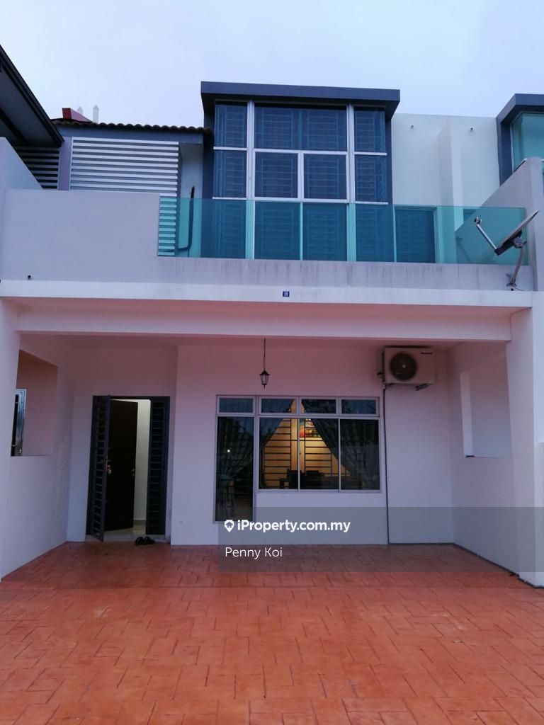 Desaru, Kota Tinggi Intermediate 2sty Terrace/Link House 4 bedrooms