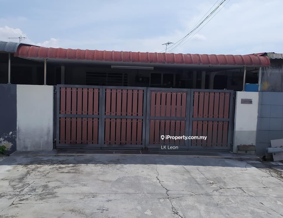 Desa Aman Lahat Pengkalan Station 18 Bukit Merah, Lahat