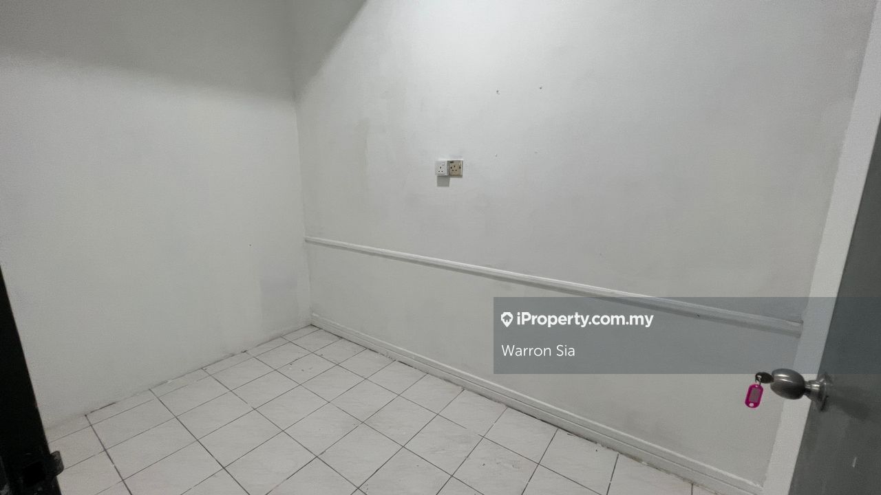 Matang Jaya Flat 6 bedrooms for rent in Kuching, Sarawak