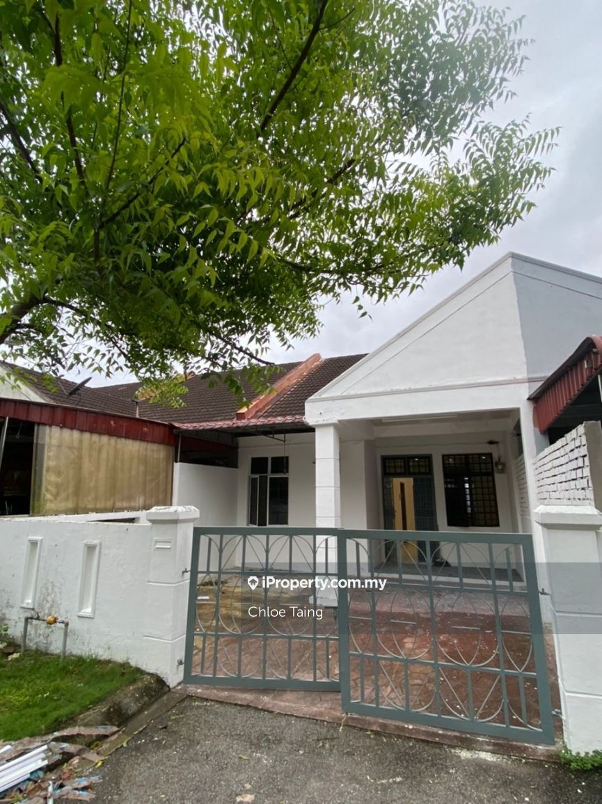 Taman Dato Chellam, Ulu Tiram 1sty Terrace/Link House 3 bedrooms for