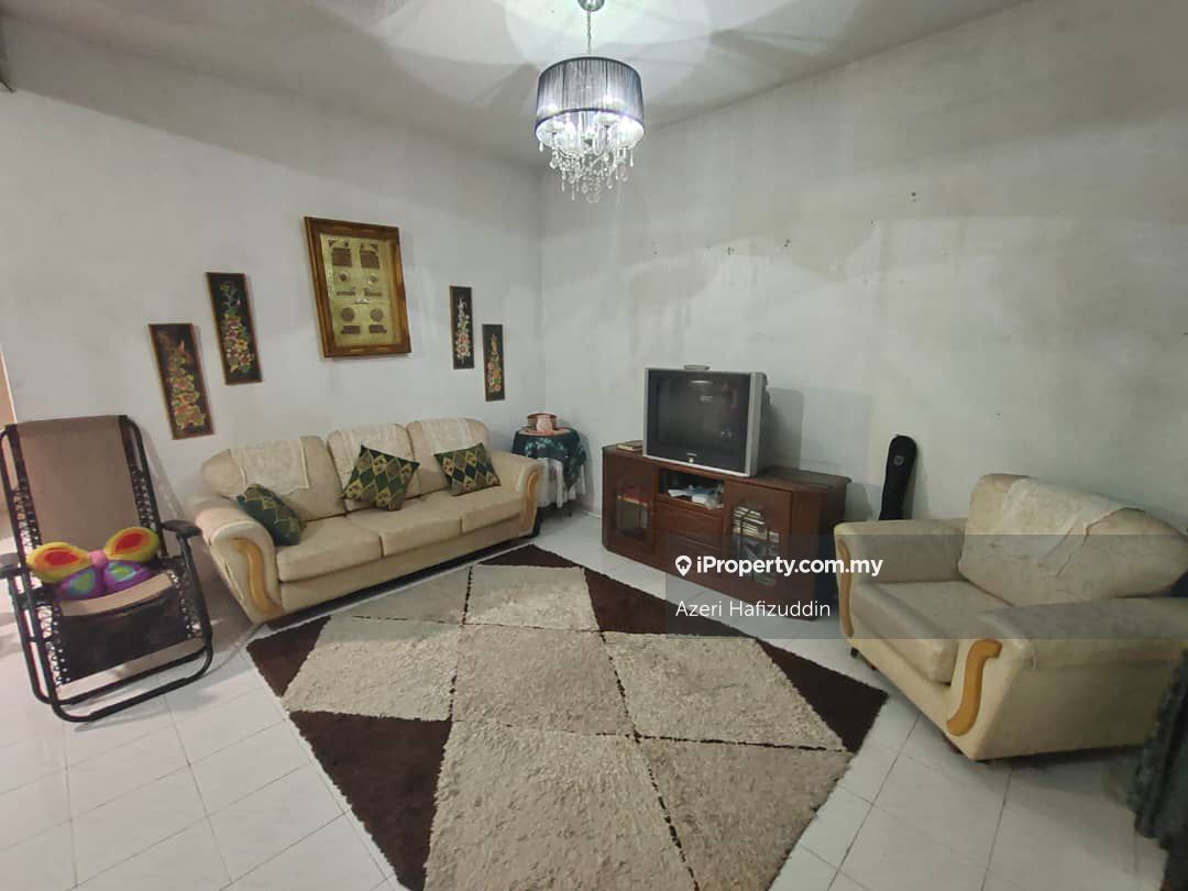 Taman Kulai, Kulai Intermediate 2sty Terrace/Link House 4 bedrooms for