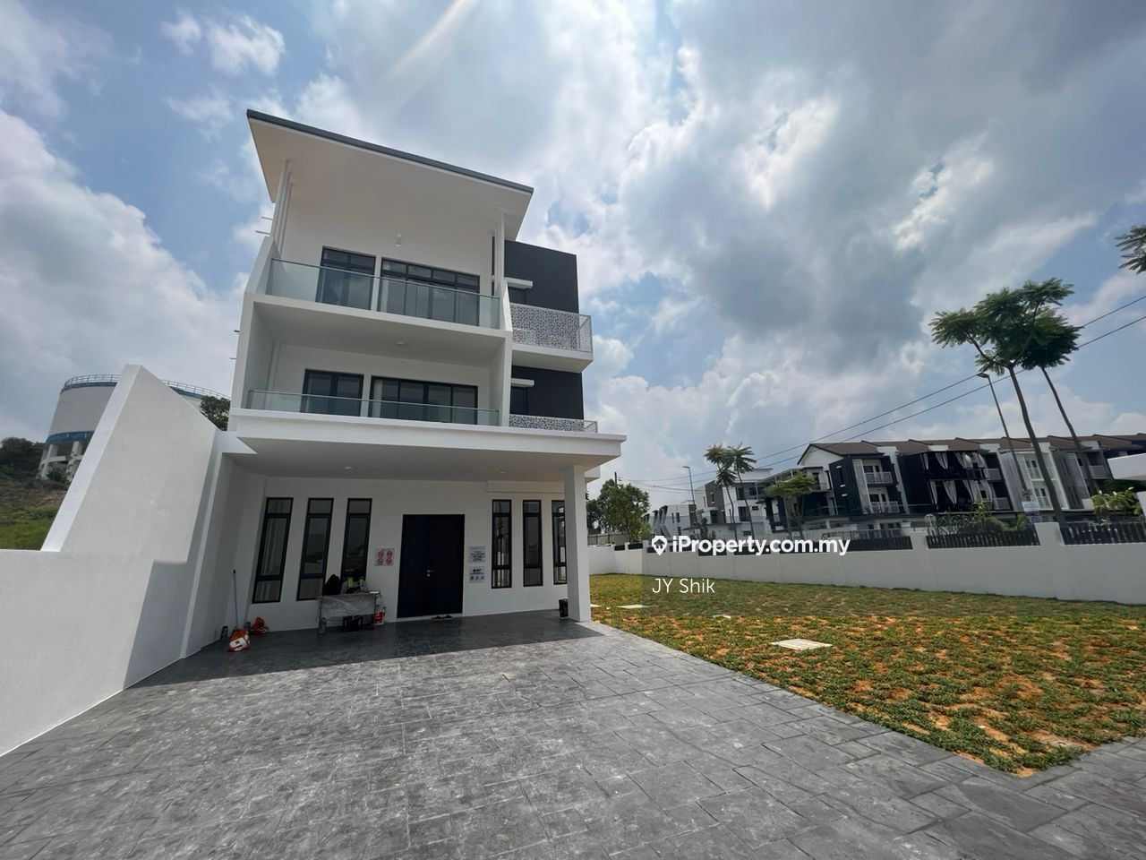 Puchong 3Sty Cluster Semi-D With 10Feet Land, Puchong Semi-detached ...