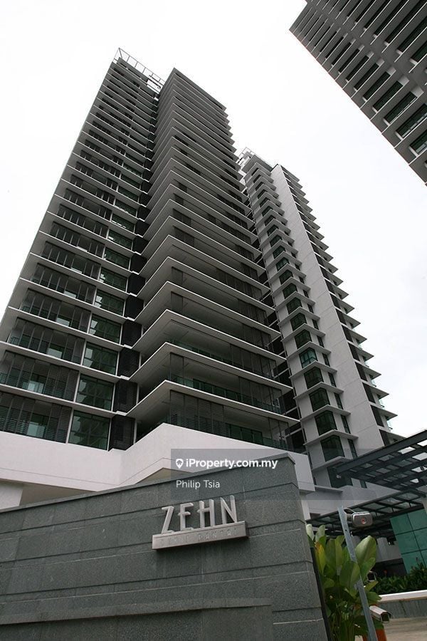 Zehn Bukit Pantai Corner lot Condominium 4+2 bedrooms for rent in