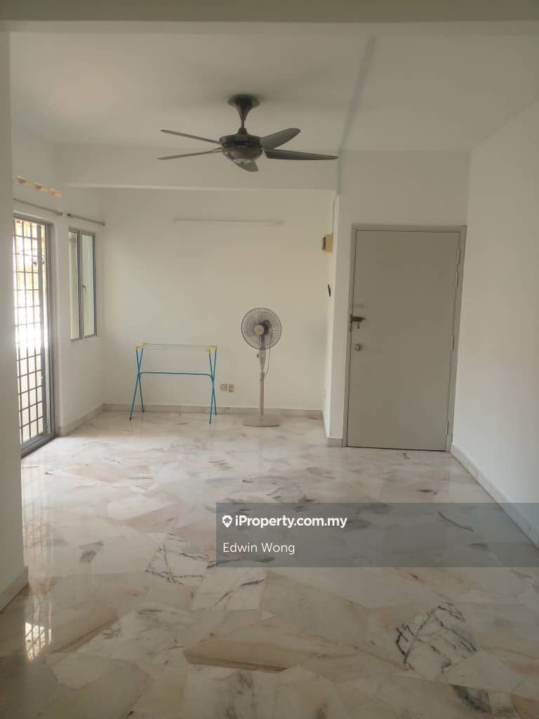Subang Perdana Goodyear Court 5 Intermediate Apartment 3 bedrooms for