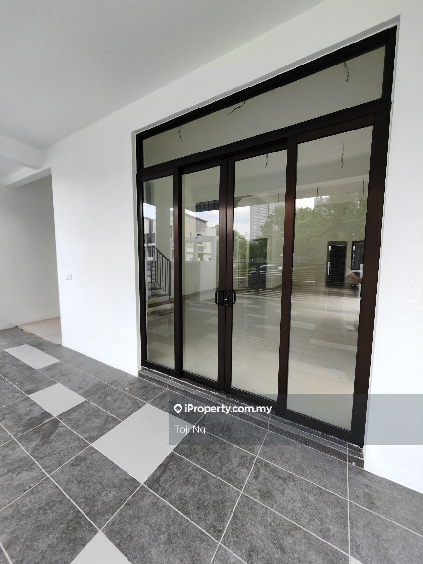 Terrace House in Bandar Kinrara — photo 4 of 17