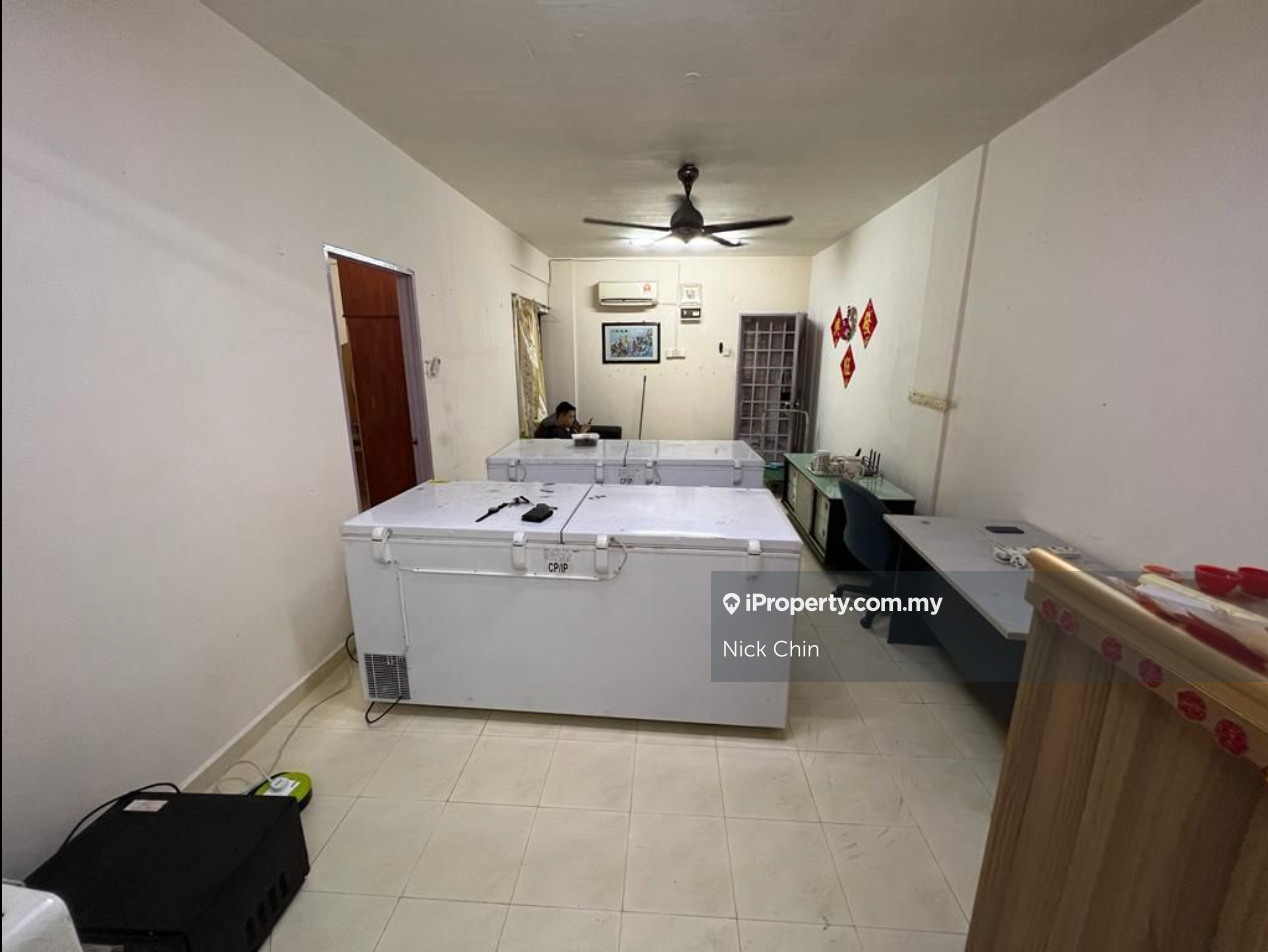 Puchong Utama Court 1, Taman Puchong Utama, Puchong for rent RM1000