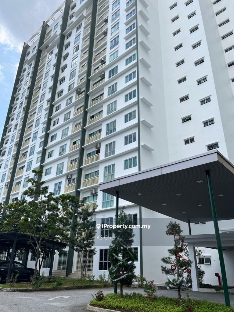 Hijauan Puteri Condominium Intermediate Condominium 3 bedrooms for rent