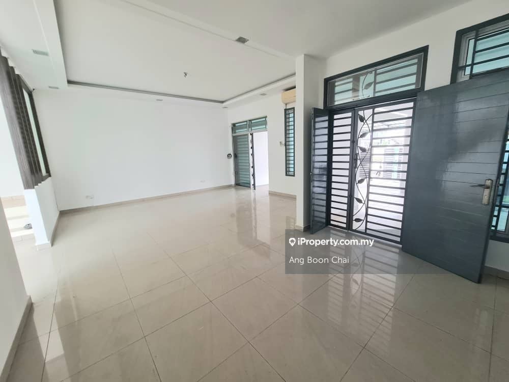 Bandar Putra Kulai, Kulai 2-sty Terrace/Link House 5+1 Bedrooms For ...