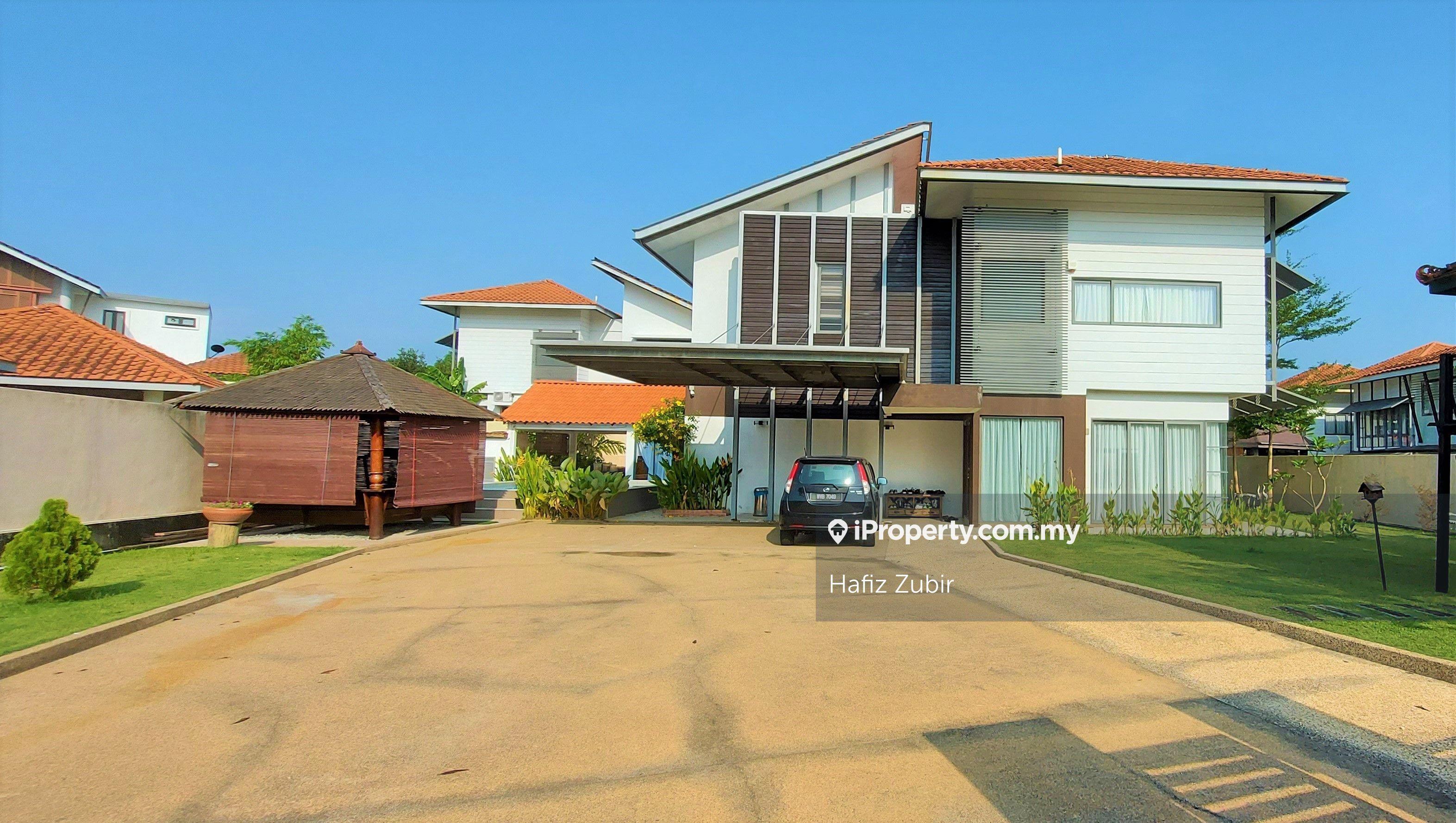 Bungalow Banyan Close Bandar Bukit Mahkota, Bangi