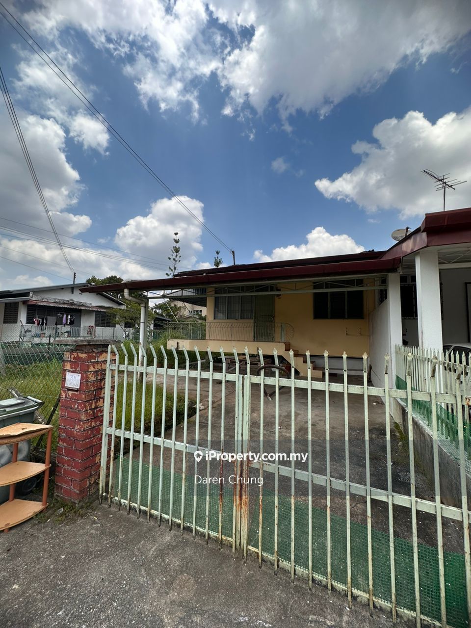 Hui Sing Garden Single Story Corner Unit For Rent, Kuching 1sty