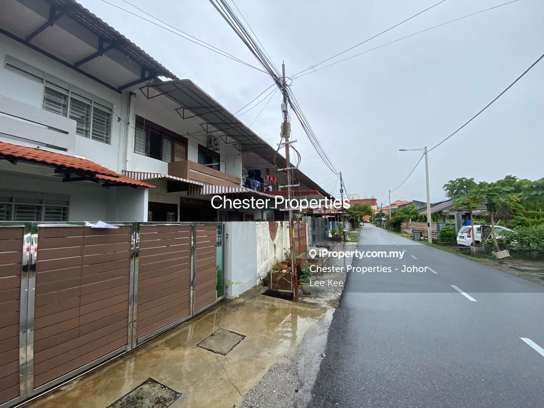 Town Area Near Summit Batu Pahat Intermediate 2 Sty Terrace Link House 3 Bedrooms For Sale Iproperty Com My