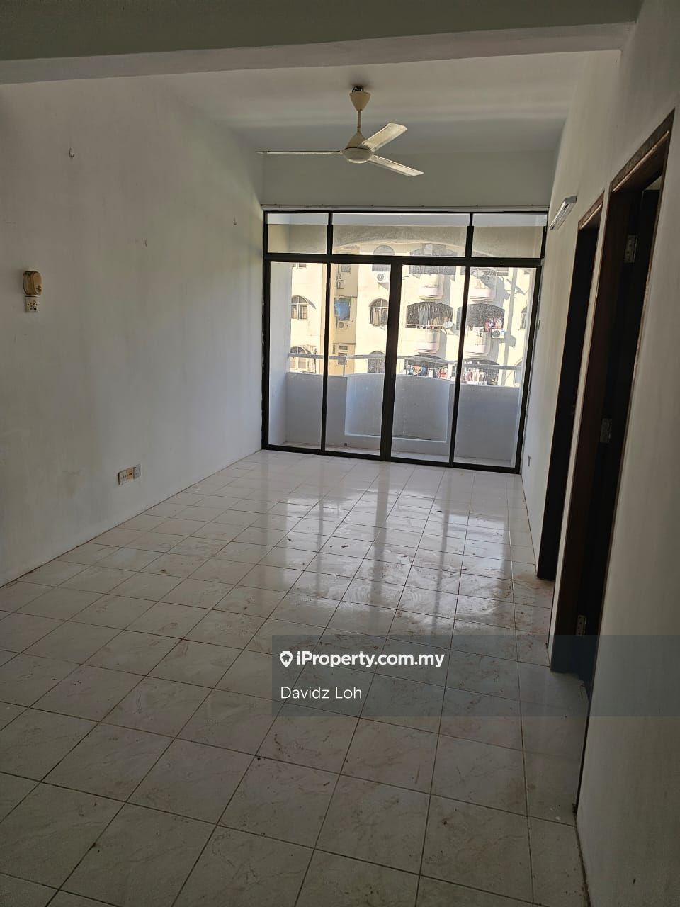 Ferringhi Mutiara Apartment Corner lot Apartment 3 bedrooms for rent in