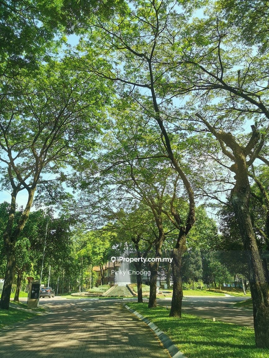 Sungai buloh, Valencia Corner lot 3sty Terrace/Link House 3+1 bedrooms