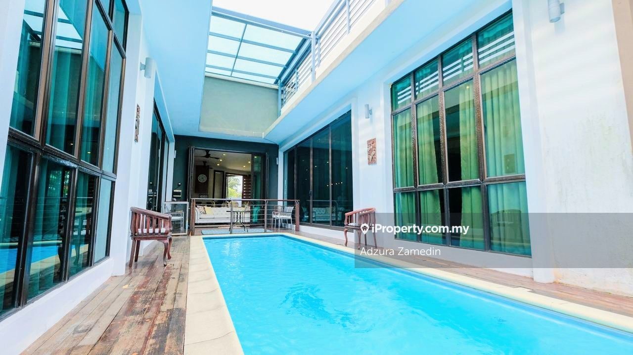 Luxurious Resort Villa Soixante Treize Residence PJ Perdana Seremban