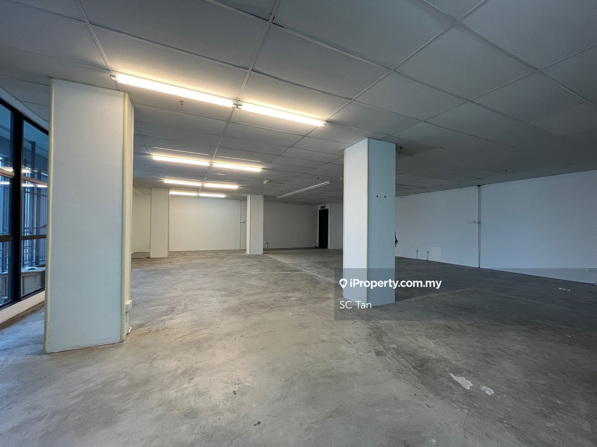 Jaya One, 129 Office Suite, Blok J, Petaling Jaya Corner lot Office for