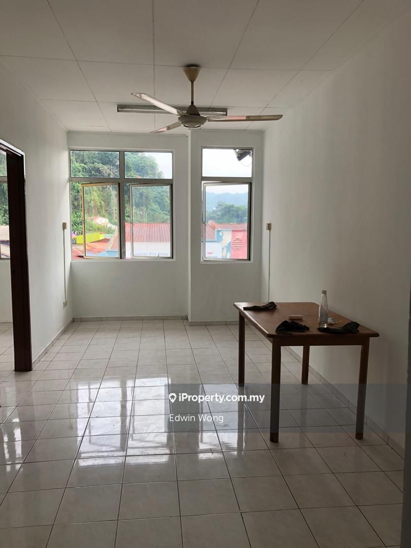 Batu Caves Centerpoint Intermediate Flat 3 bedrooms for sale in Batu