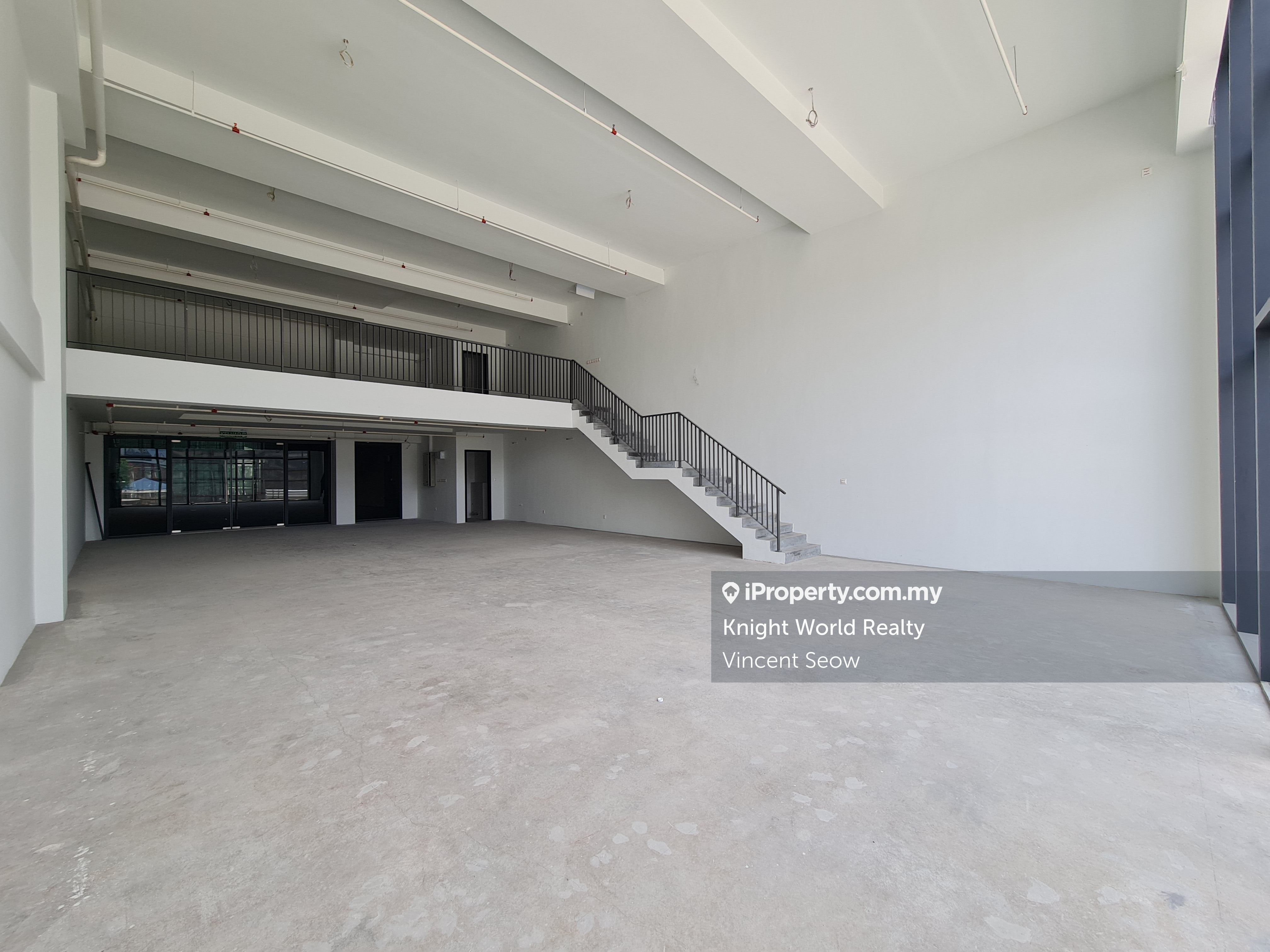 Ground Floor Emhub, Persiaran Surian, Kota Damansara Intermediate