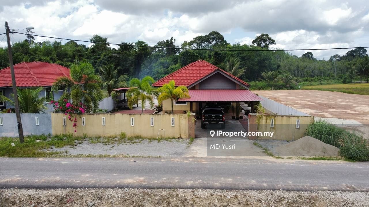 RUMAH BANGLO DI BUNUT SUSU PASIR MAS UNTUK DI JUAL, Pasir Mas