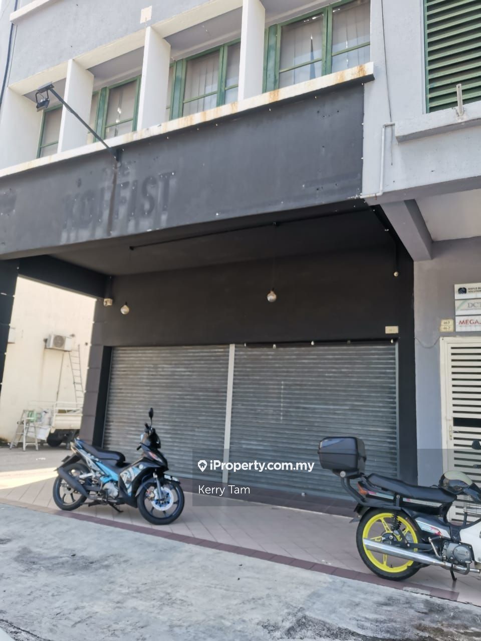 Damansara Perdana, Damansara Perdana End lot ShopOffice for rent