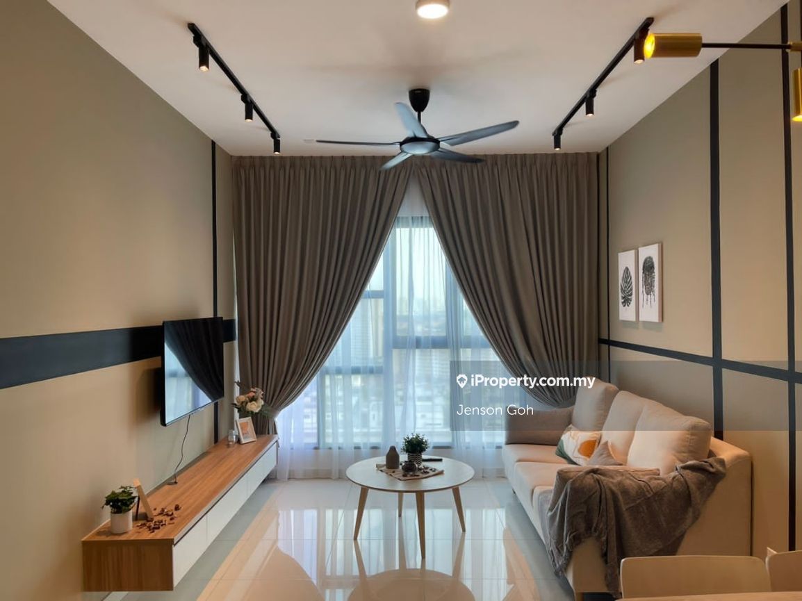 Hillcrest Heights Condominium 2+1 bedrooms for rent in Puchong