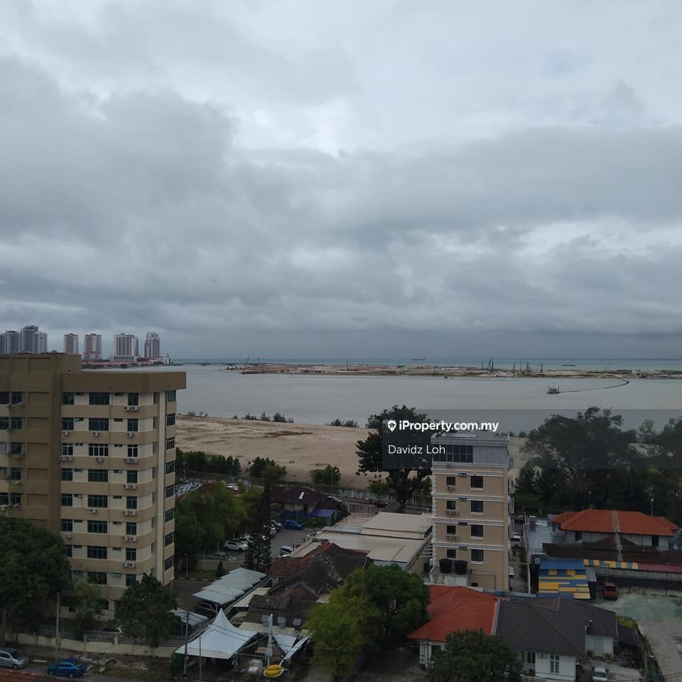 H Residence (One Ritz Residence / Kelawai View), Gurney