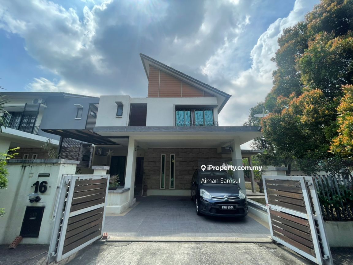 Double Storey Semi D, Corner Lot at Seksyen 7, Bangi Corner lot Semi