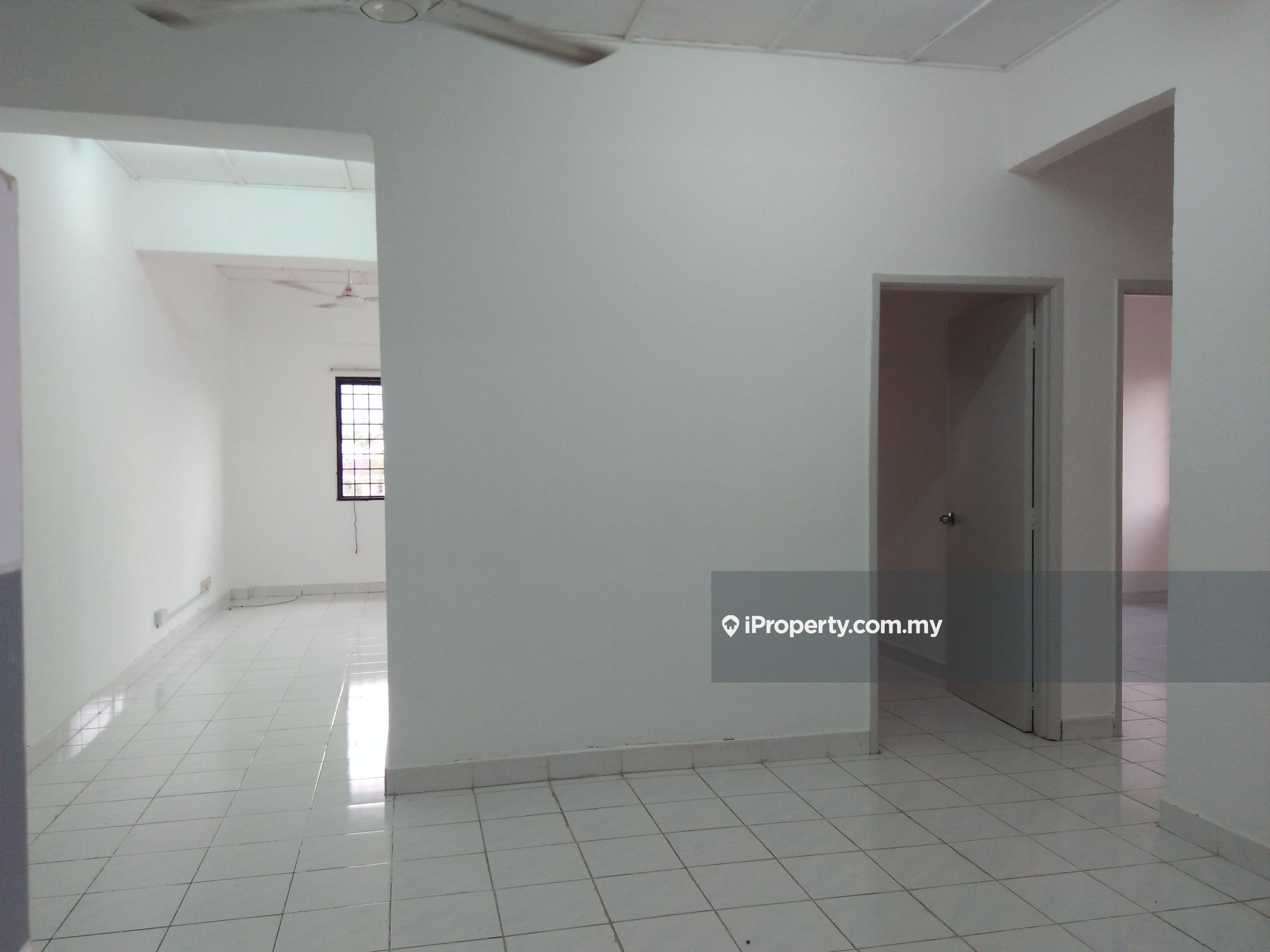 Taman Lembah Maju 600 Apartment End Lot Apartment 3 Bedrooms For Sale In Ampang Selangor Iproperty Com My