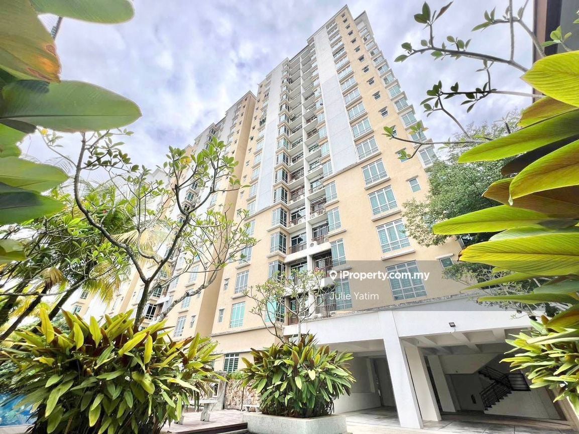 Villa Park Corner lot Condominium 4 bedrooms for sale in Seri Kembangan