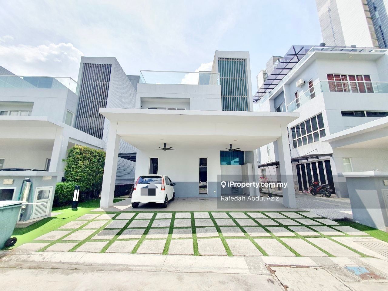 3 STOREY BUNGALOW LAKEFRONT VILLA CYBERJAYA, Cyberjaya Bungalow 4+2