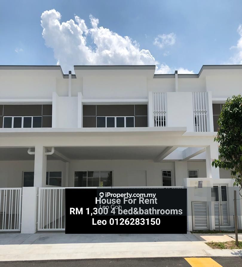 Double Storey 4 Bedrooms 4 Bathrooms non Facing, Seremban 2 for rent