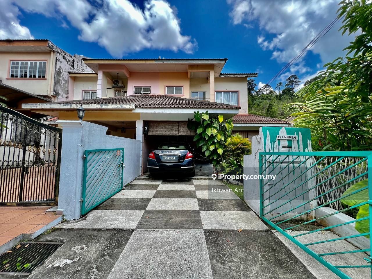 Ukay Perdana, Ampang End lot 2sty Terrace/Link House 4 bedrooms for sale