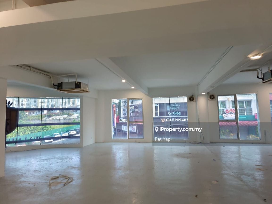 Bandar Puteri Puchong, Puchong ShopOffice for rent