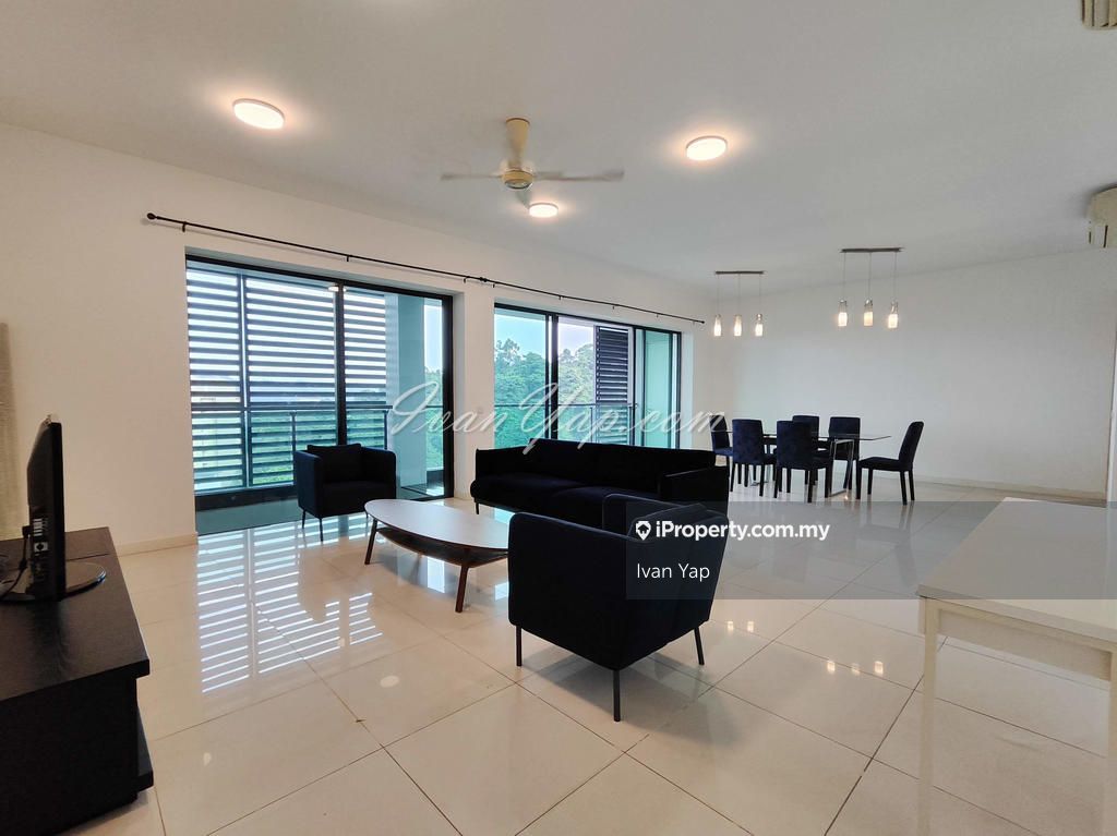 Zehn Bukit Pantai Corner lot Condominium 3+1 bedrooms for rent in