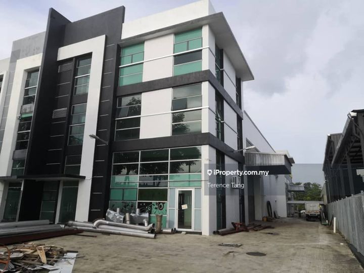 taman-mount-austin-3-storey-cluster-factory-for-rent-taman-mount